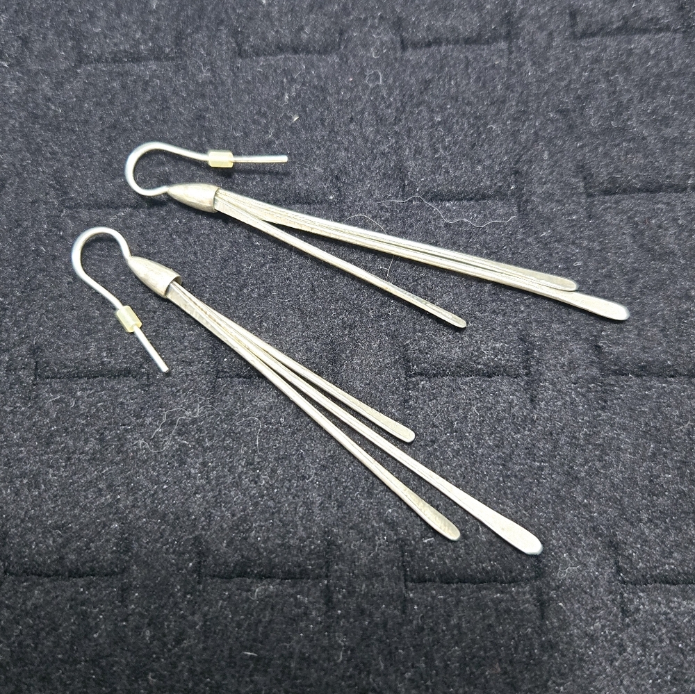 VINTAGE RETIRED JAMES AVERY DROP DANGLE EARRINGS